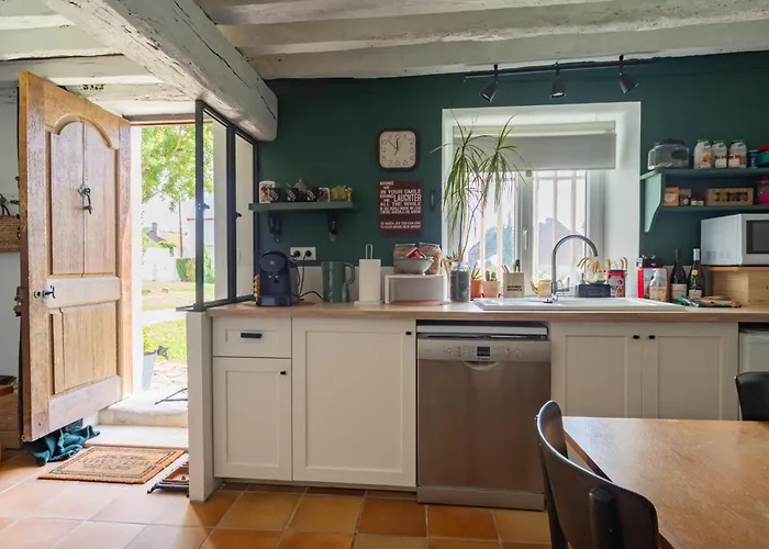 Le Clos De La Tour Bed & Breakfast